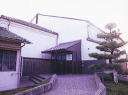 四條畷市立歴史民俗資料館の外観