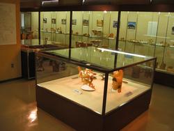 寝屋川市立埋蔵文化財資料館の展示の様子