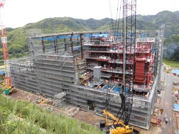 敷地南側から撮影した施工中（平成29年7月）の様子