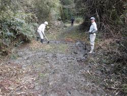 令和3年10月26日の通路整備作業の写真10