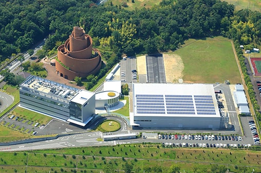 タツタタワー木津川市およびタツタテクニカルセンターの外観の写真