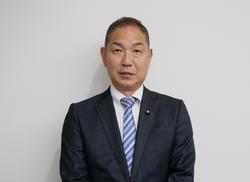 高岡　伸行議員の写真