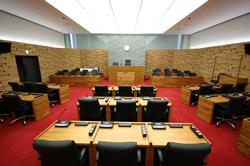 議会の室内の写真