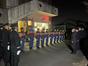 年末の特別警戒にあたる消防団の皆さんの写真