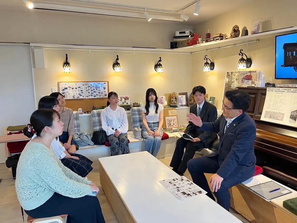 カーモの休日の皆さんとのタウンミーティングの様子