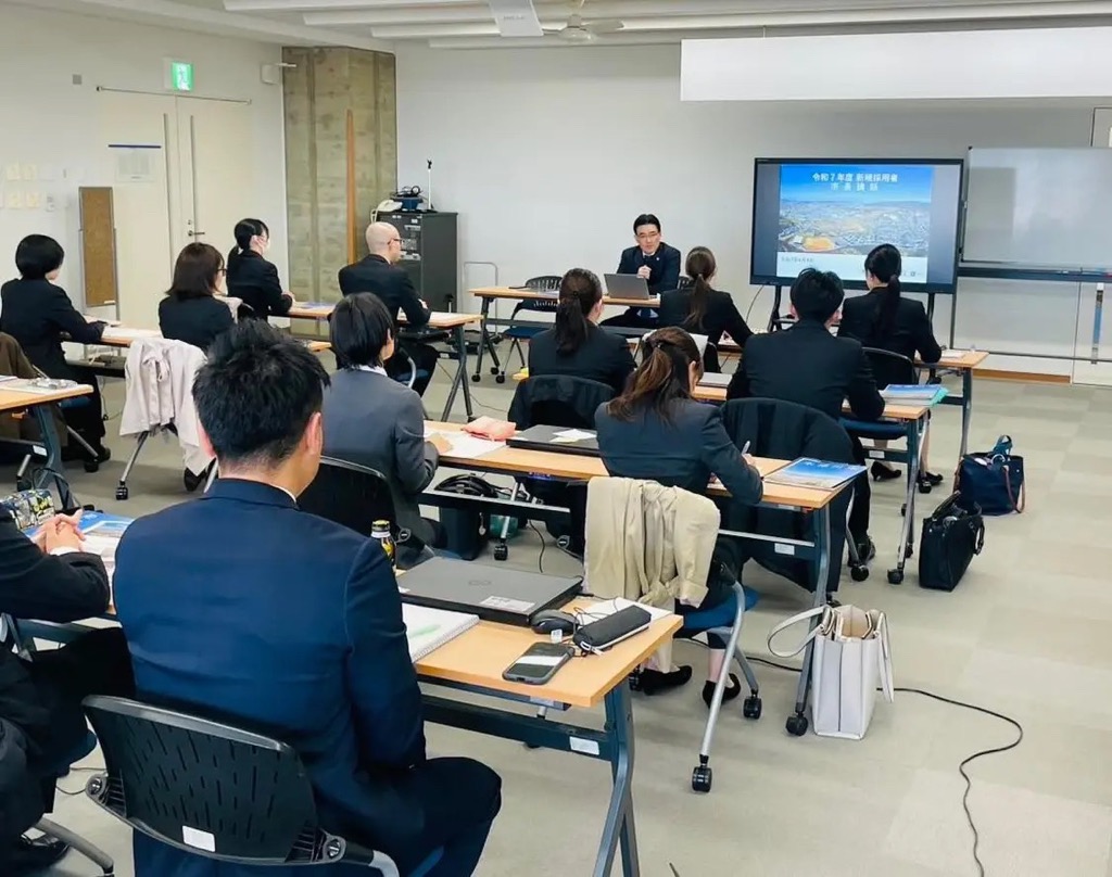 令和7年度　新規採用職員講話の写真