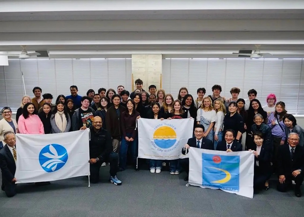 サンタモニカの高校生の表敬訪問の写真
