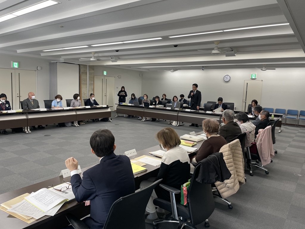 発言中の市長の写真