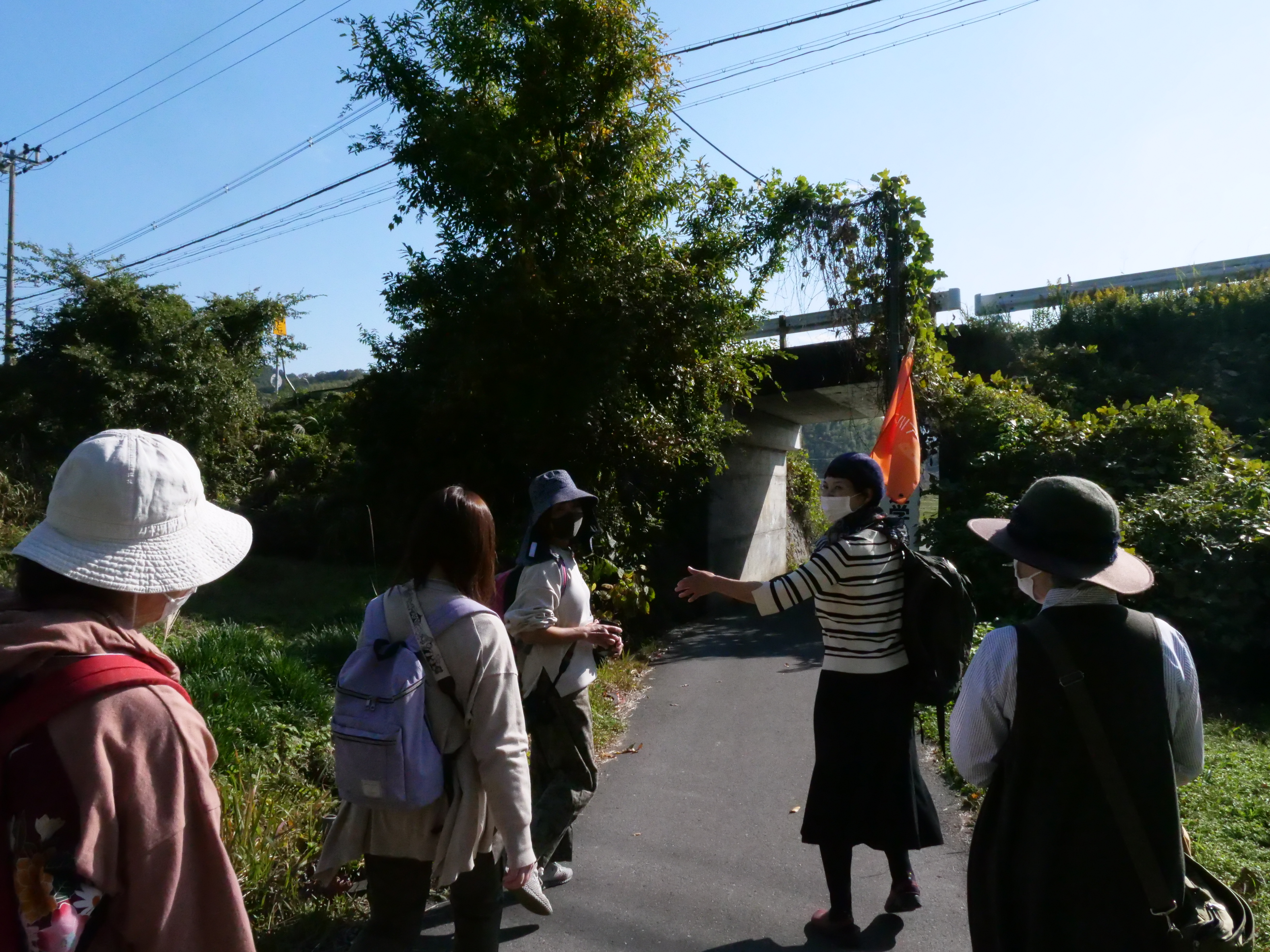 アートツアーの様子1