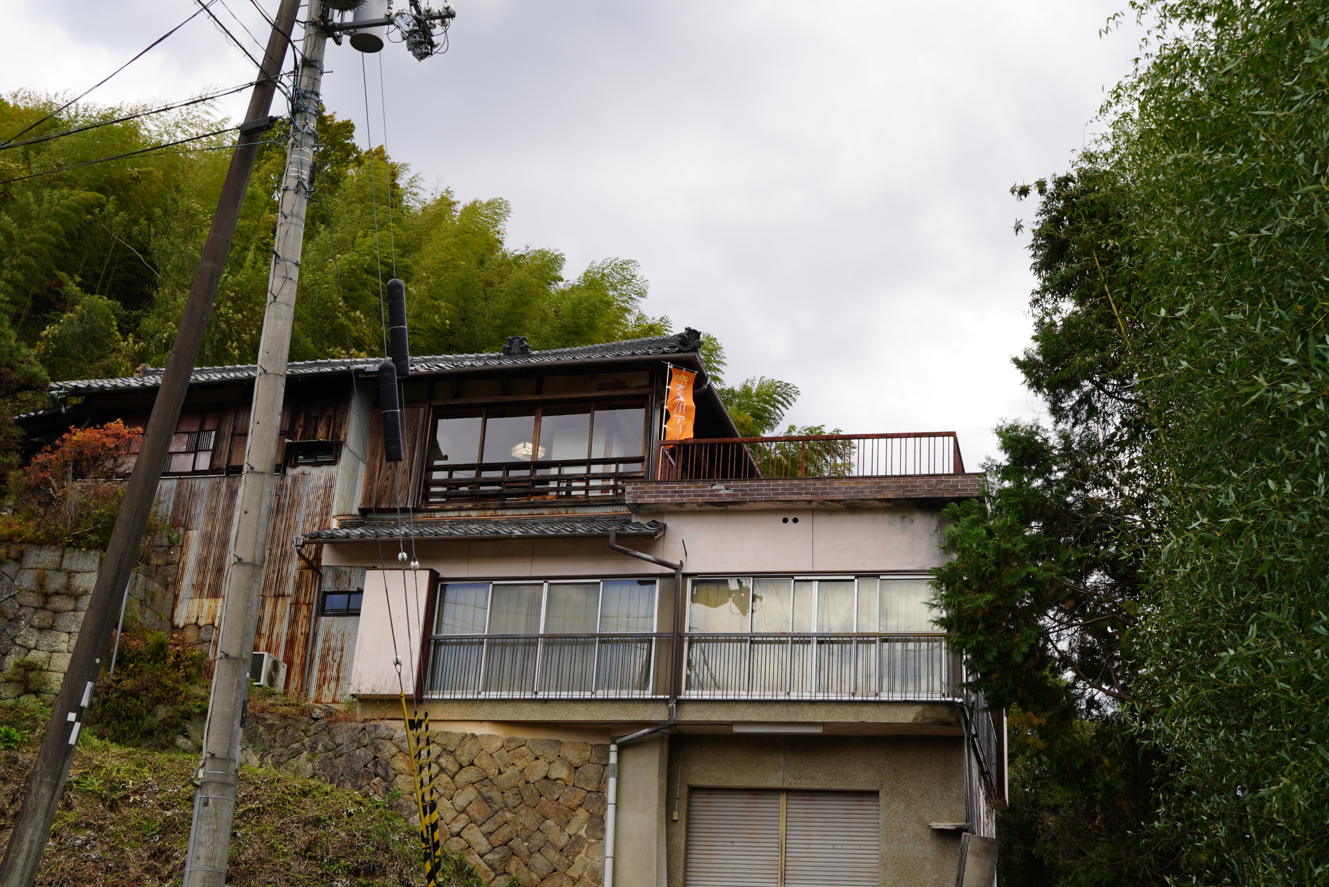 オレンジのアートのぼりの写真