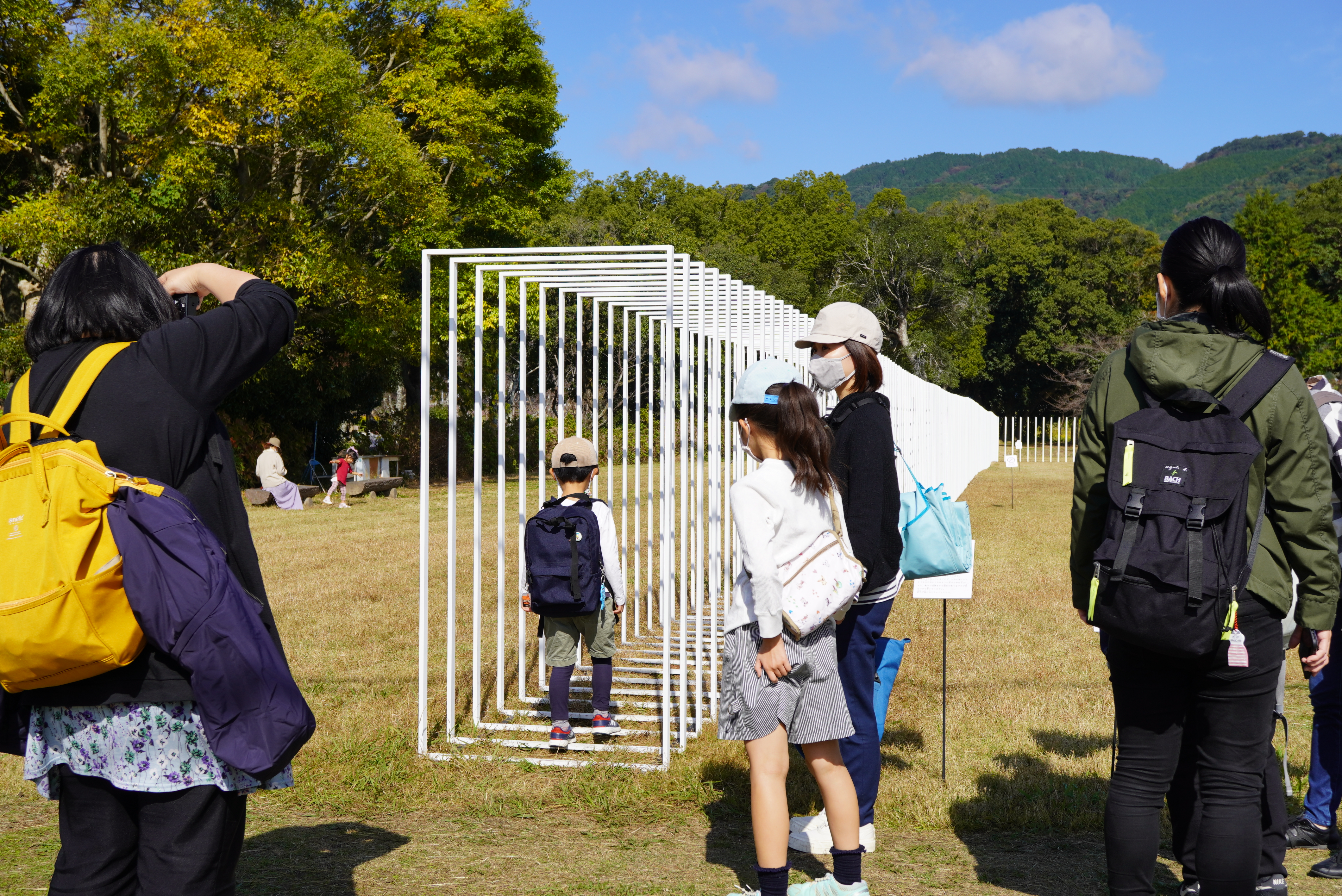 「白の回廊」通り抜ける様子1