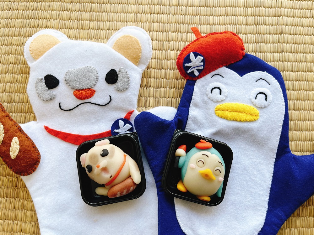 マスコットキャラ「ゆこ、なーこ」とそれぞれの上生菓子の写真