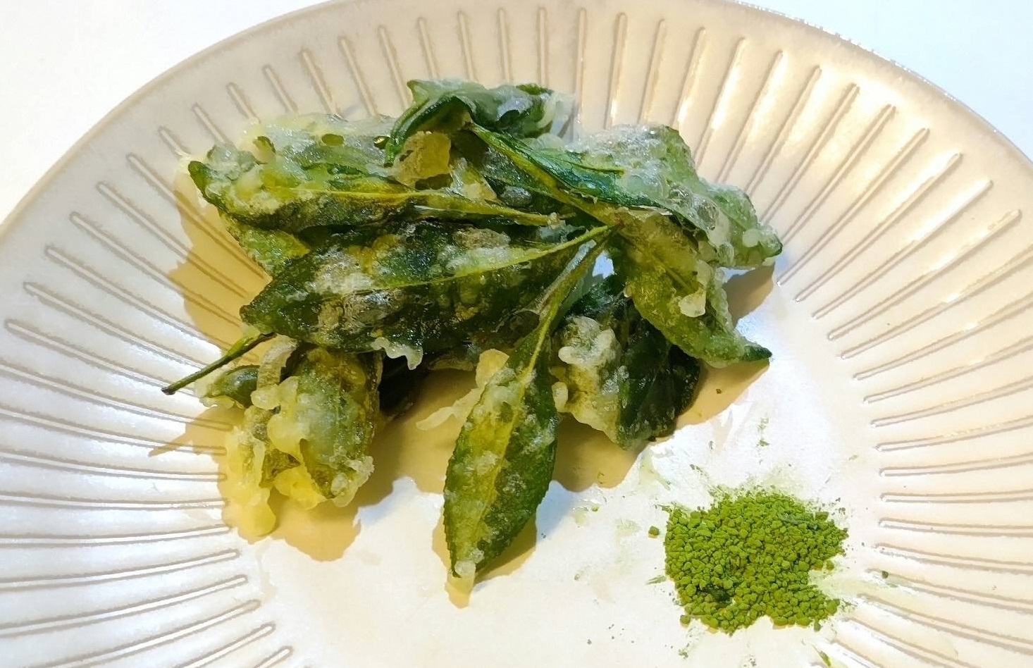 お茶の天ぷらの写真