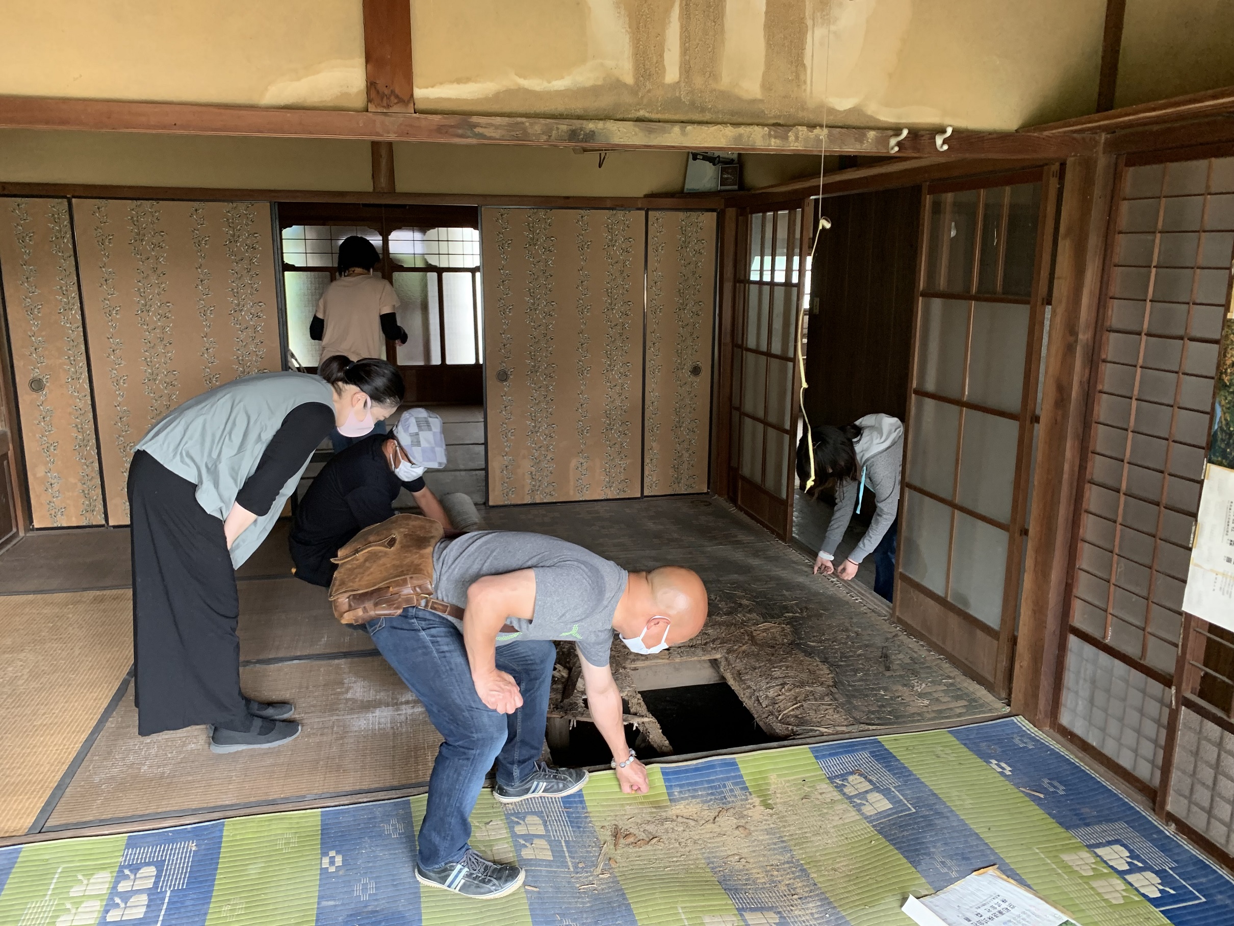 石﨑邸での現場確認の様子