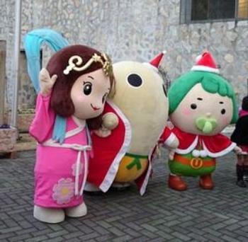 フェスティバルにていづみ姫とまゆまろとチャチャ王国のおうじちゃまの写真