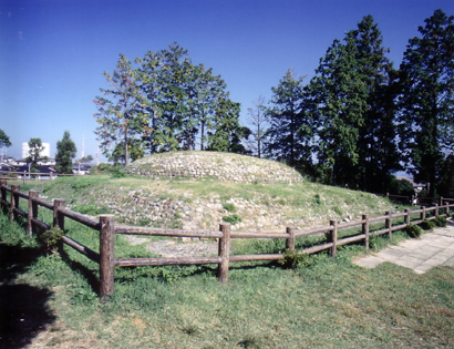 石のカラト古墳の写真