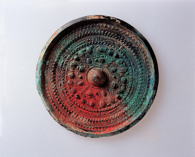 三角縁神獣鏡の写真