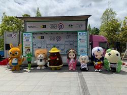 ツアー・オブ・ジャパンでの京きゃら集合写真