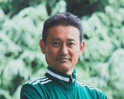 高岡寿成さん写真