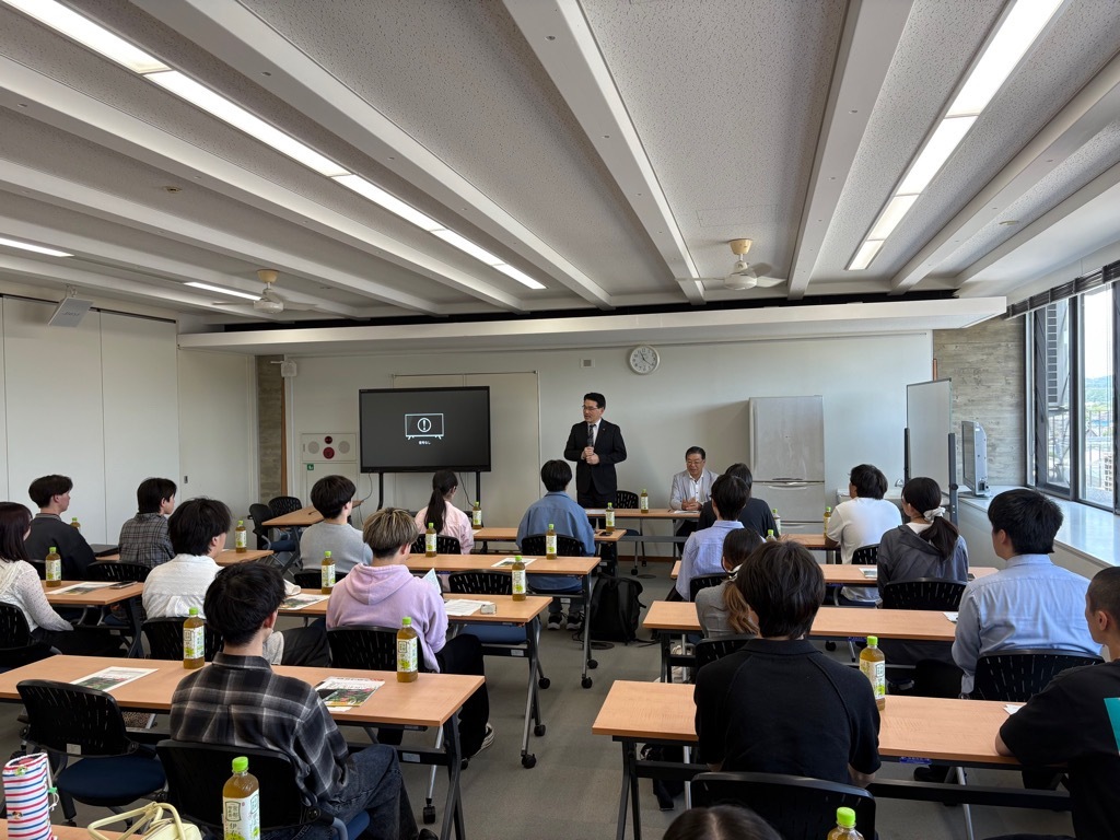 京都産業大学フィールドワークでの市長挨拶の様子