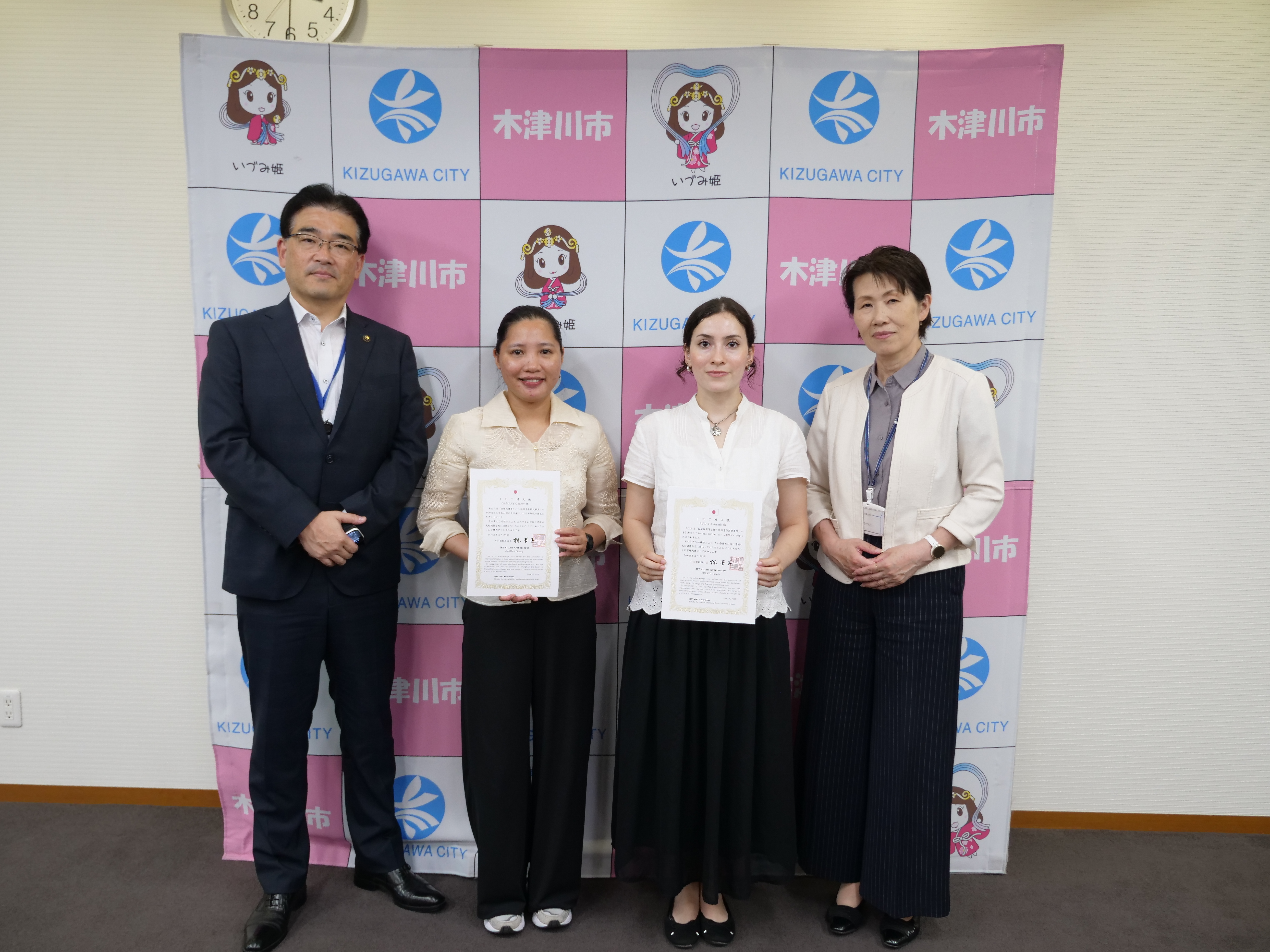 離任式での集合写真