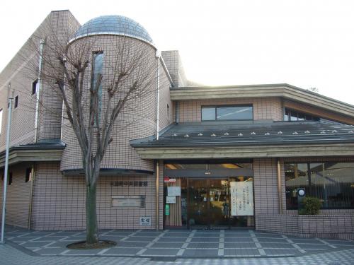 中央図書館外観