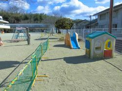 山城子育て支援センターの園庭の写真