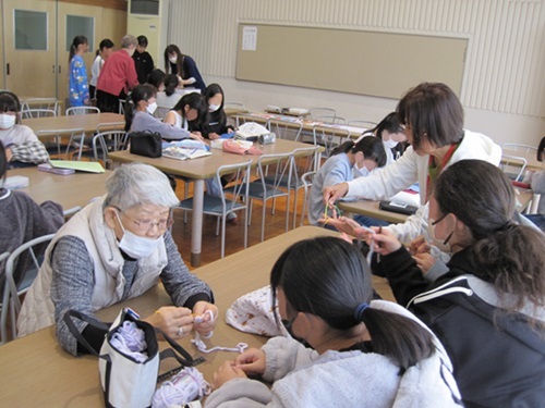 クラブ活動の補助の様子